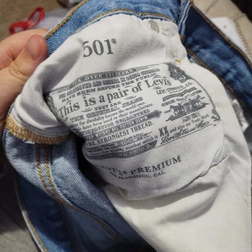 Levis Premium 501 Button Fly Raw Hem Destructed Beach Vacation Shorts Sz 29‎